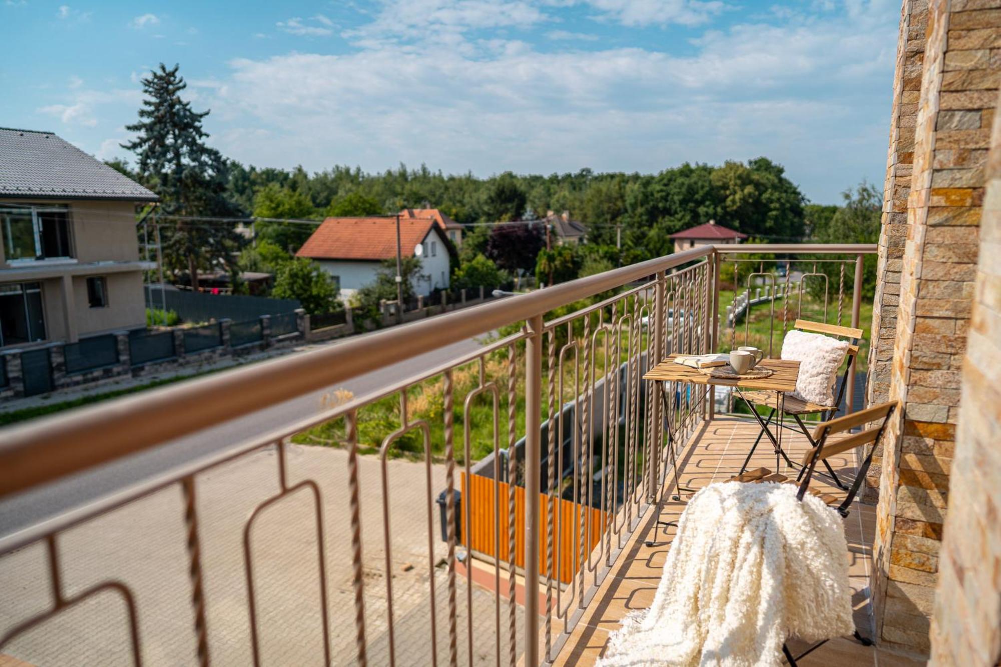 Laskara Garden Apartment By Prague Forest Nové Jirny Exterior foto
