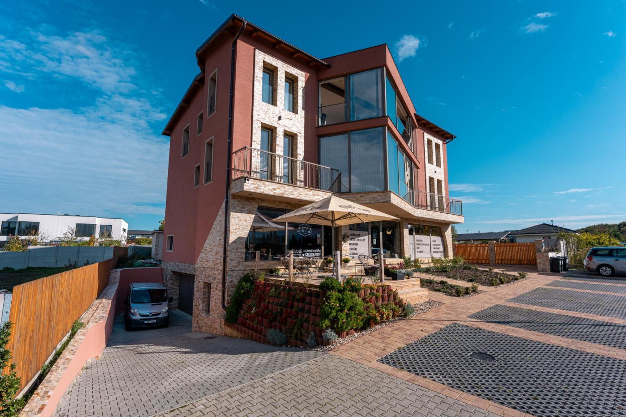 Laskara Garden Apartment By Prague Forest Nové Jirny Exterior foto